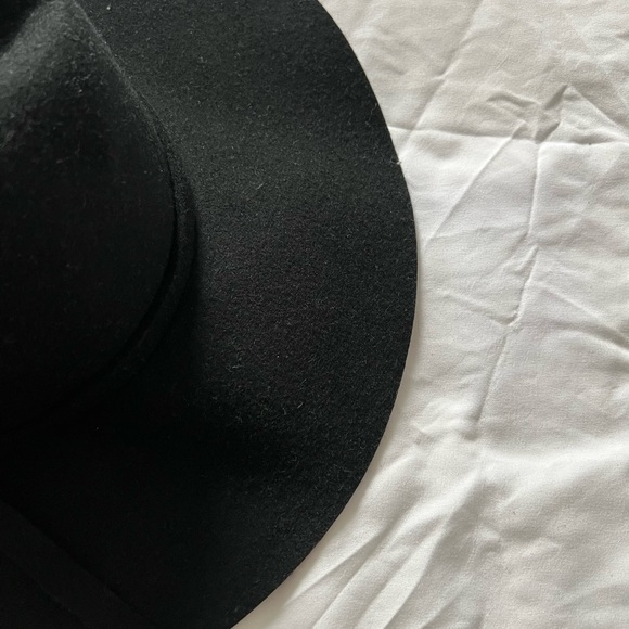 Black hat from Simon’s. Never wore it - Picture 3 of 3